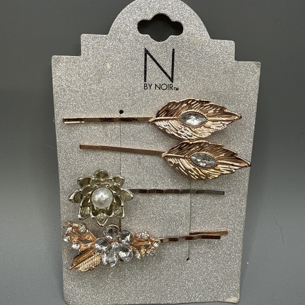 NIB Noir Hair Pins Four Pack Pearl Rhinestone Medallion Gold Tone 2.5" Clips